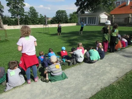 Škola v přírodě 1. A, 2. B, 4. A - Broumov (část 1)