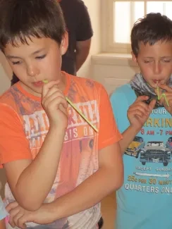 Škola v přírodě 1. A, 2. B, 4. A - Broumov (část 1)