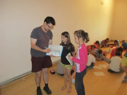 Škola v přírodě 1. A, 2. B, 4. A - Broumov (část 1)