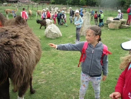 Škola v přírodě 1. A, 2. B, 4. A - Broumov (část 1)