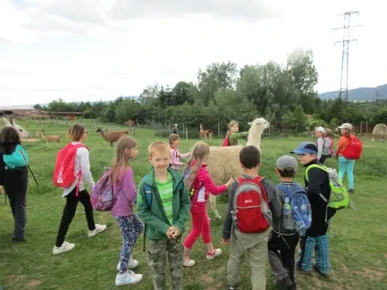 Škola v přírodě 1. A, 2. B, 4. A - Broumov (část 1)