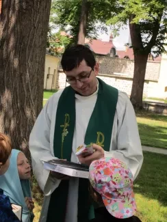 Škola v přírodě 1. A, 2. B, 4. A - Broumov (část 1)