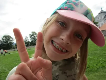 Škola v přírodě 1. A, 2. B, 4. A - Broumov (část 1)