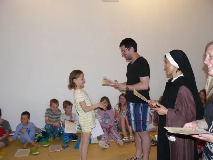 Škola v přírodě 1. A, 2. B, 4. A - Broumov (část 1)