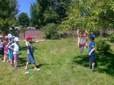 Putování s hradeckými lvy do kláštera - ŠD 1.tř.
