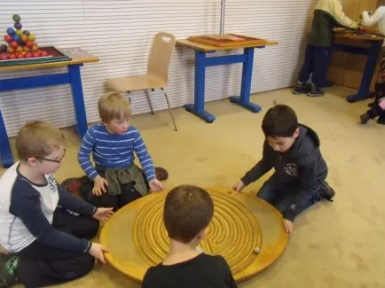 ŠD prvňáků na výstavě Hry a klamy ve vědecké knihovně