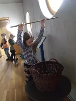 ŠD prvňáků na výstavě Hry a klamy ve vědecké knihovně