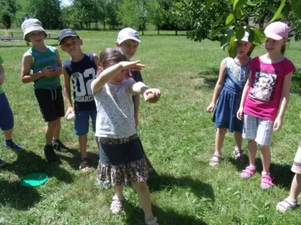 Putování s hradeckými lvy do kláštera - ŠD 1.tř.