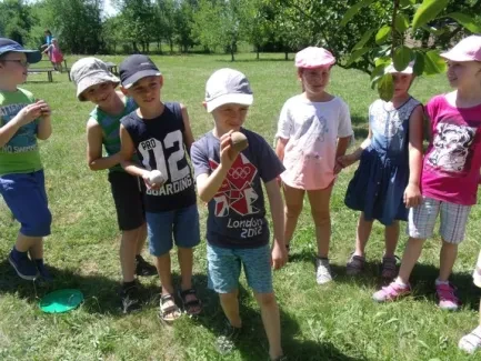 Putování s hradeckými lvy do kláštera - ŠD 1.tř.