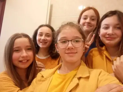 Žluto-modrý den_7.A, 7.B