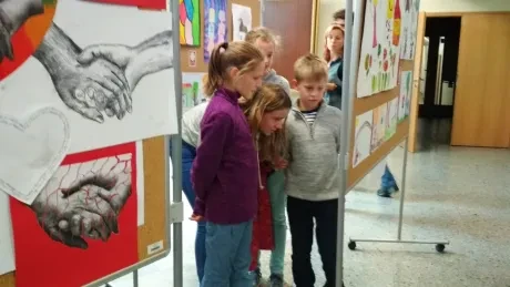 Pomáhat je radost - vernisáž