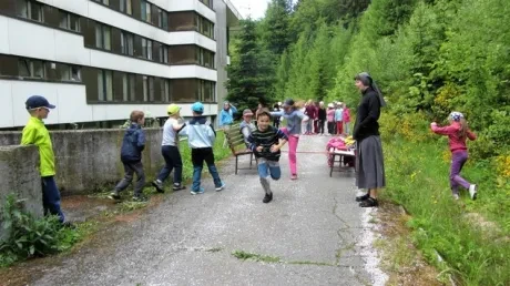 Škola v přírodě 1.B, 2.A - Janské Lázně (část 1)