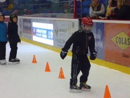 Bruslíme a hrajeme na ledě