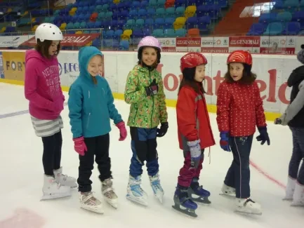 Bruslíme a hrajeme na ledě