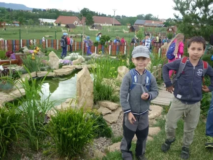 Škola v přírodě 1. A, 2. B, 4. A - Broumov (část 2)