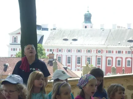 Škola v přírodě 1. A, 2. B, 4. A - Broumov (část 2)