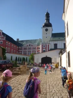 Škola v přírodě 1. A, 2. B, 4. A - Broumov (část 2)