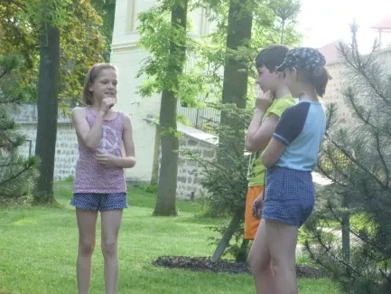 Škola v přírodě 1. A, 2. B, 4. A - Broumov (část 3)