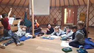 Učíme se a slavíme v jurtě_1. A