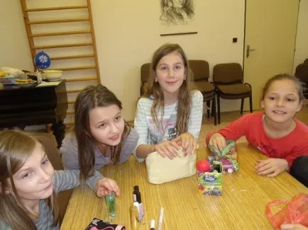 Přespávání Holka IN