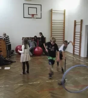 Landart a lampičky ve školní družině