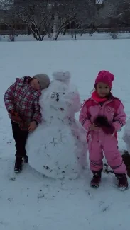 Hrátky na sněhu v družině prvňáčků