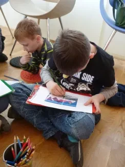 Druháci premiérově v Galerii moderního umění