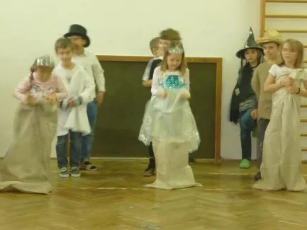 Masopust - karneval - 1. B a 2. A