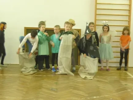 Masopust - karneval - 1. B a 2. A