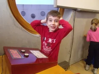 ŠD prvňáků na výstavě Hry a klamy ve vědecké knihovně